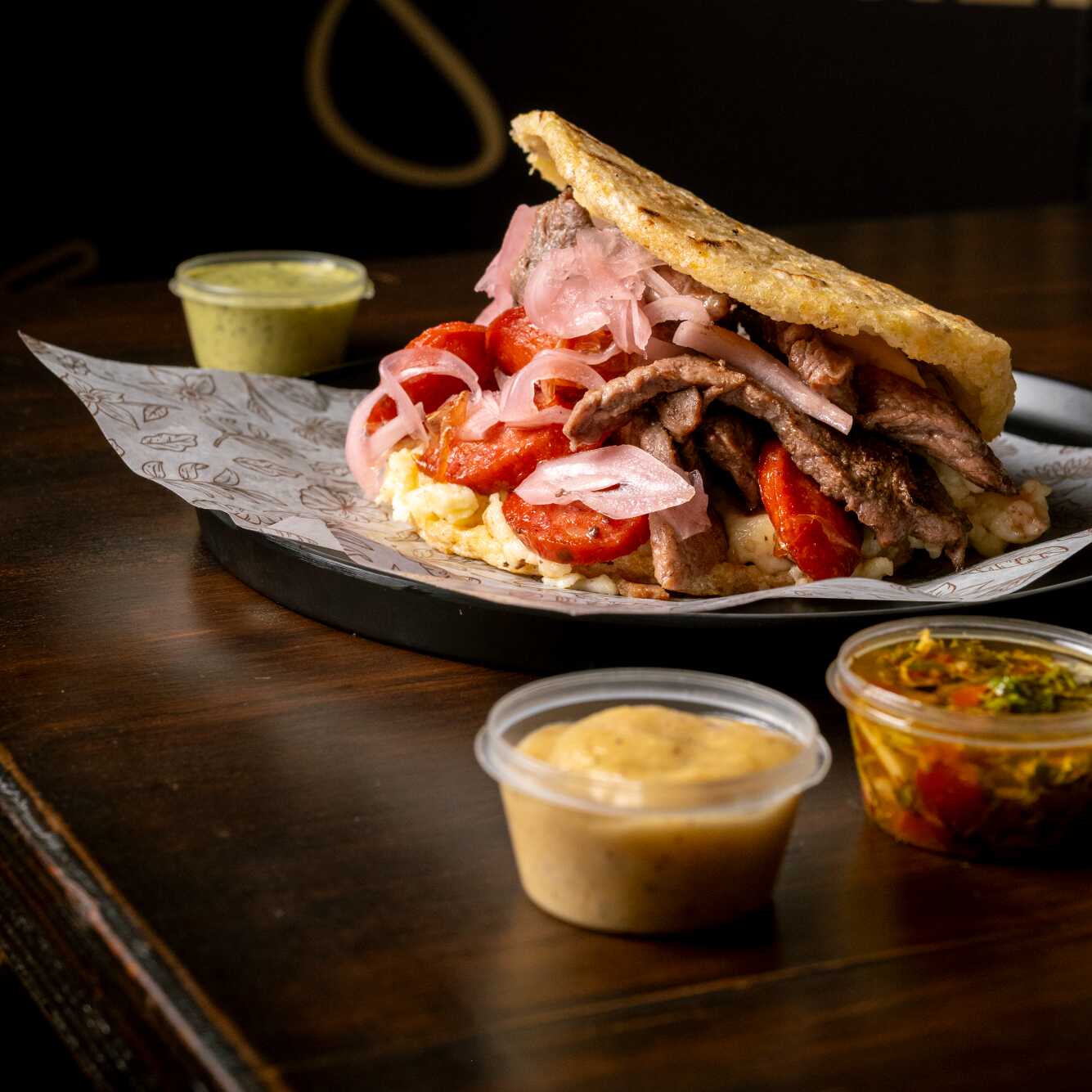Arepa con Lomo Asado y Chorizo