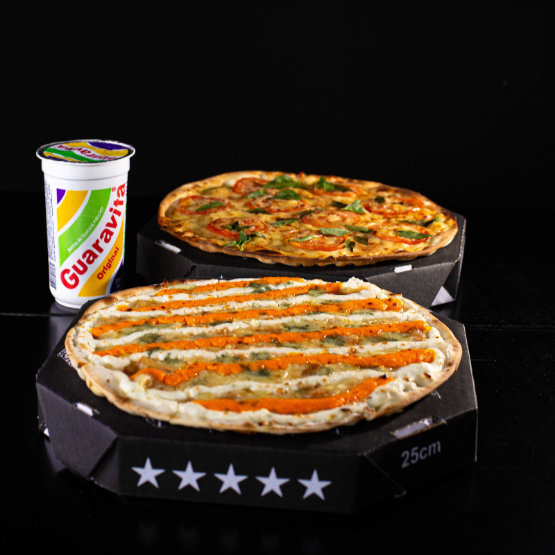 Aquela combinação perfeita de doce com salgada. Duas pizzas brotinhos + guaravita
