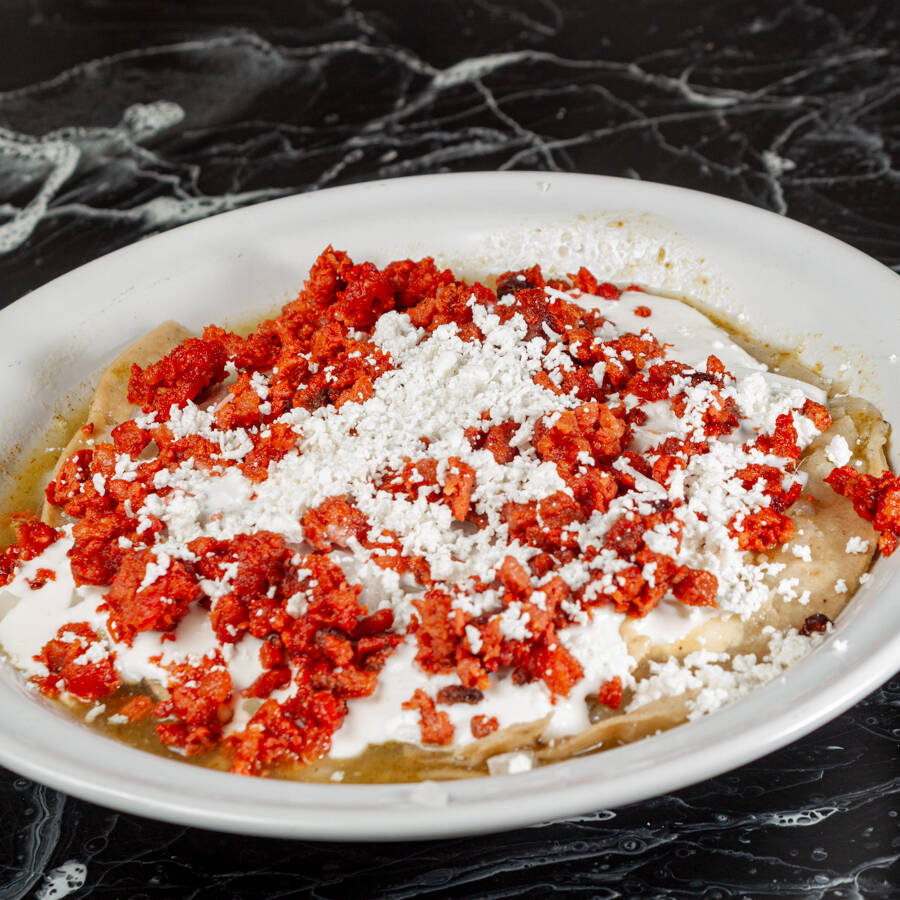 Chilaquiles con Chorizo