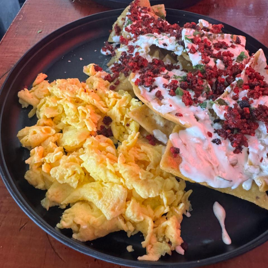 Chilaquiles Delux