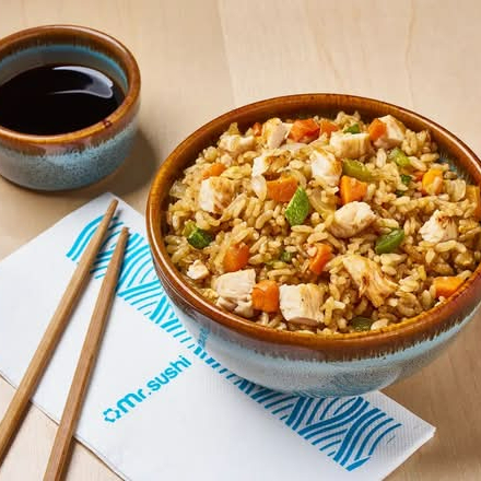 Yakimeshi Pollo – Arroz Salteado con Pollo y Verdu