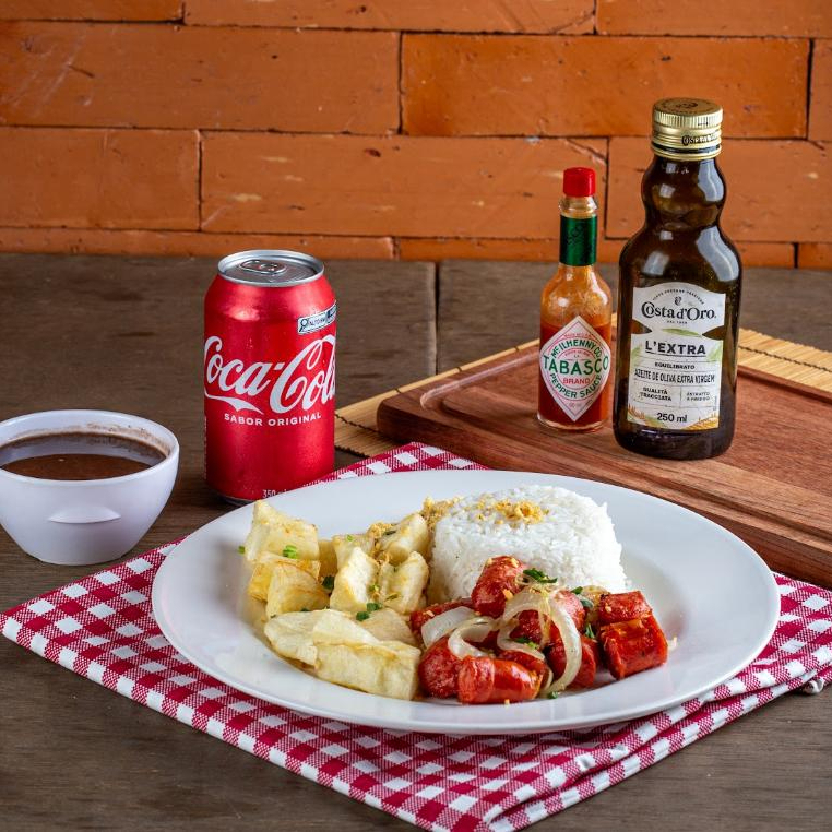 Linguiça Mineira + Arroz, Feijão e Farofa + Coca Cola 350ml Gratis