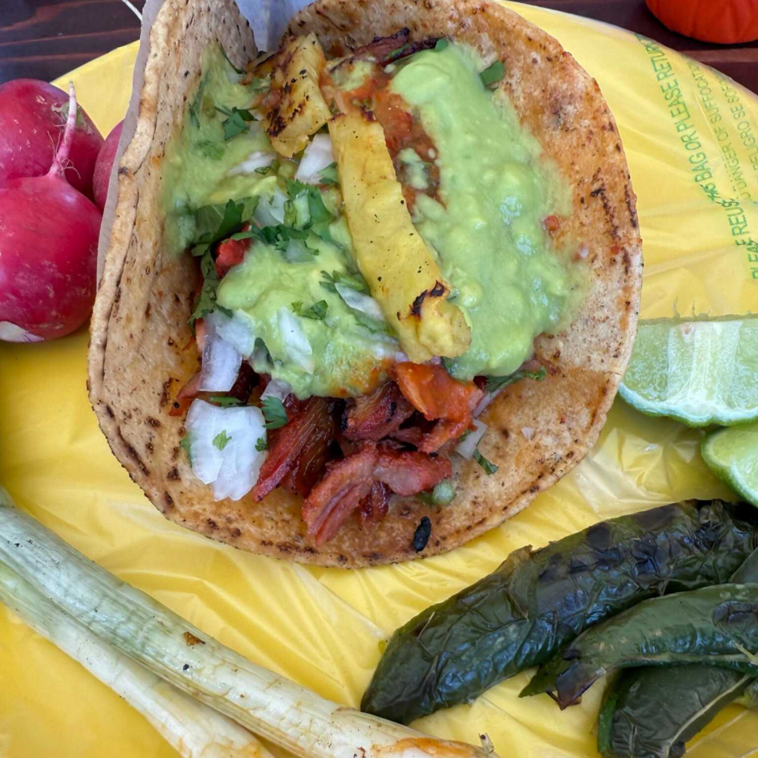 3 Tacos de Pastor +Agua Chica