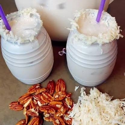 Agua de Coco con Nuez
