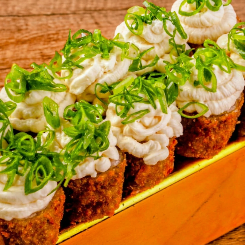 10 hot especial,salmao e creme chesse