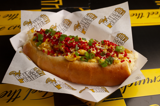 Hot Dog con Mac N Cheese