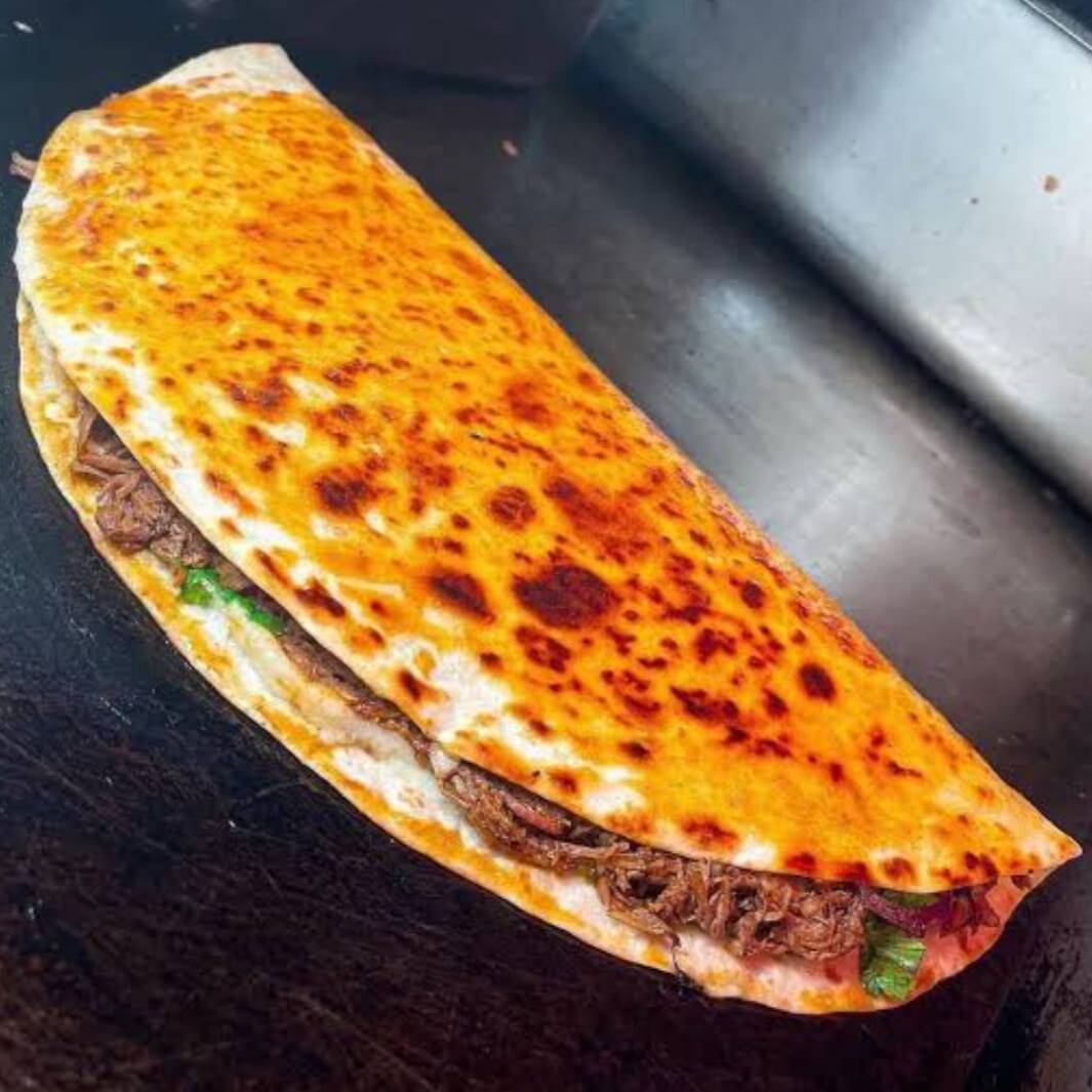 Mega quesabirria