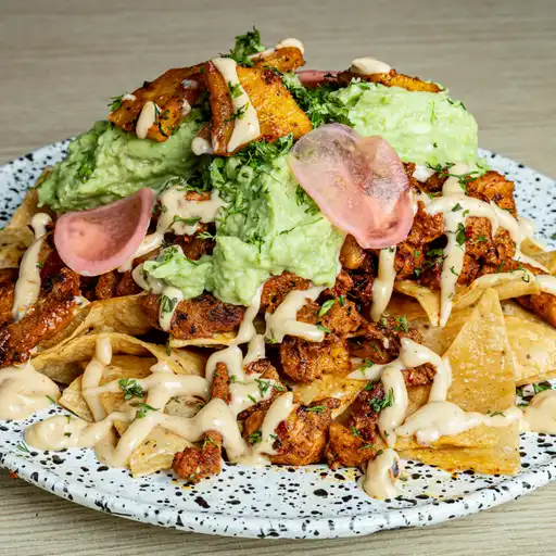 Nachos con Carne Al Pastor