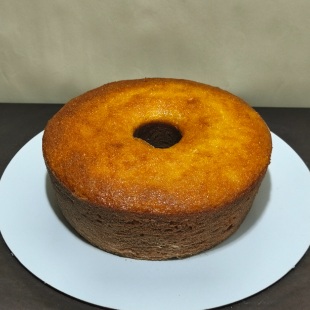 Delicioso bolo de fubá, feito com fubá de milho, sem qualquer adição de essências, sabor do verdadeiro fubá.