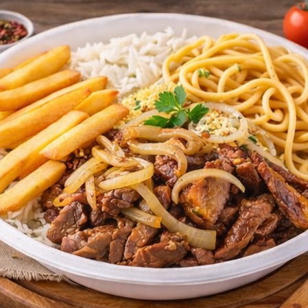 Acompanha Arroz, feijão, macarrão, batata frita farofa e alcatra acebolada em tiras