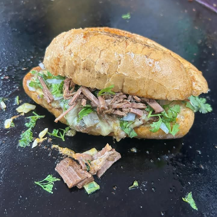 Torta de Birria con Queso