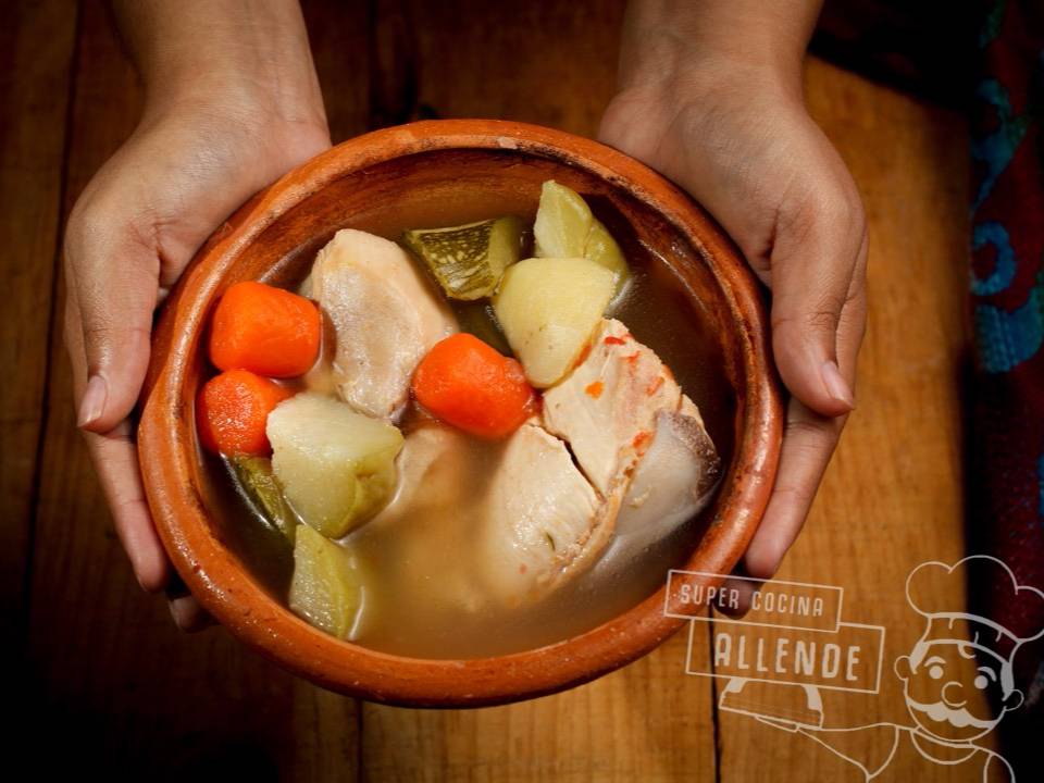 Combo Caldo de Pollo Mas Complementos