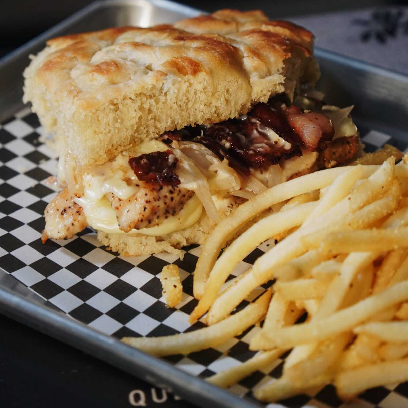 Chicken Bacon Sandwich + Complemento