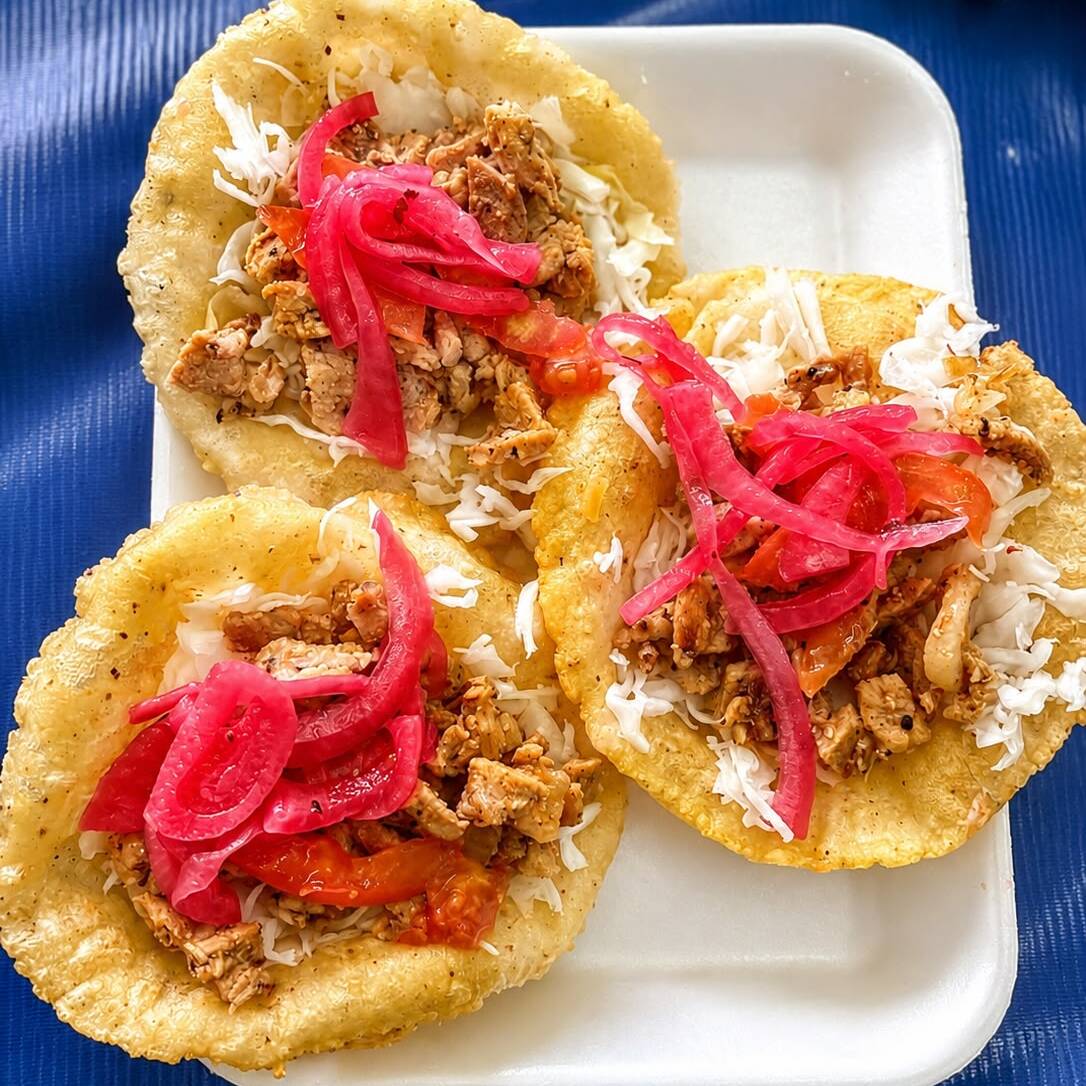 Salbute Tinga de Pollo