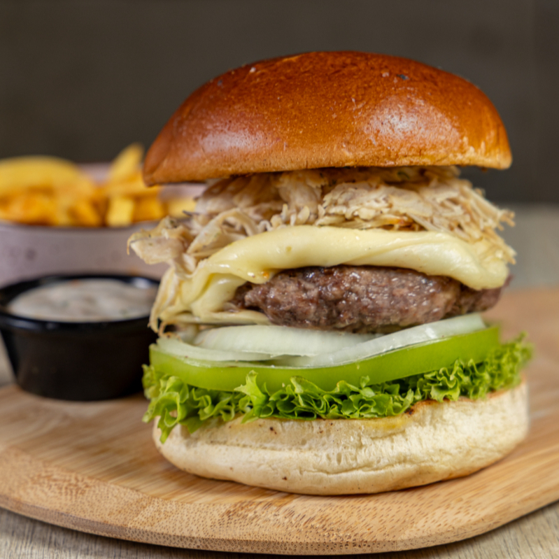 Hamburguesa Mixta 125 g y Bebida