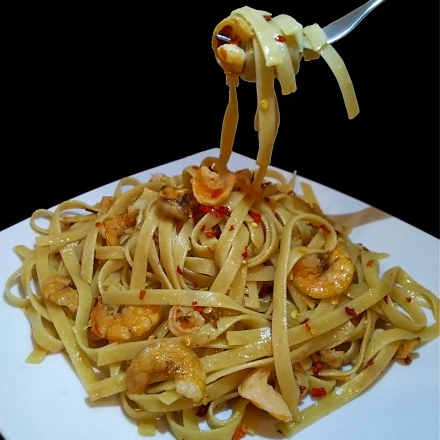 Olio Picante con Camarones.