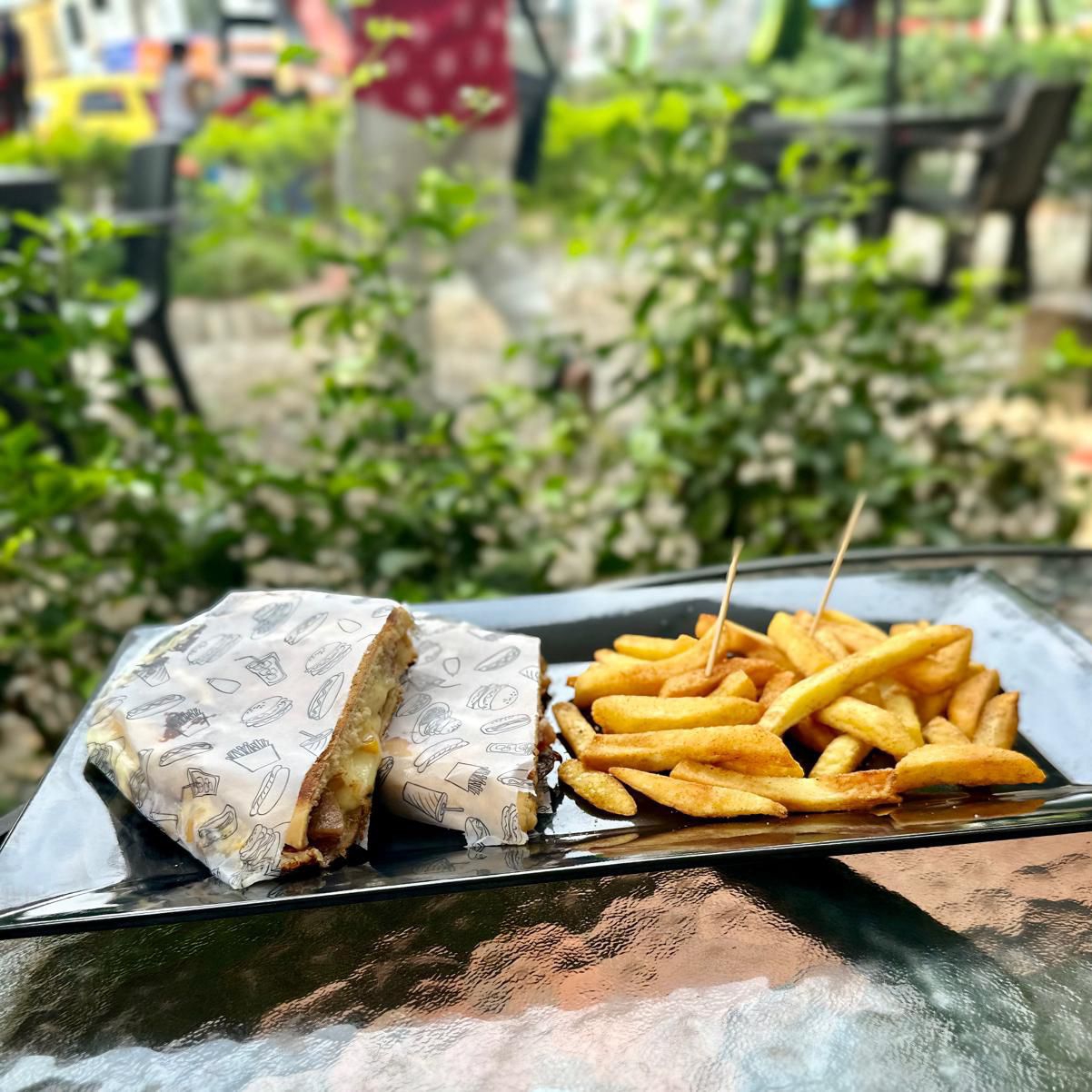 Sándwich Jamón & Tocineta