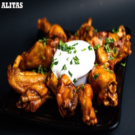 Orden de Alitas 10 Piezas con Salsa
