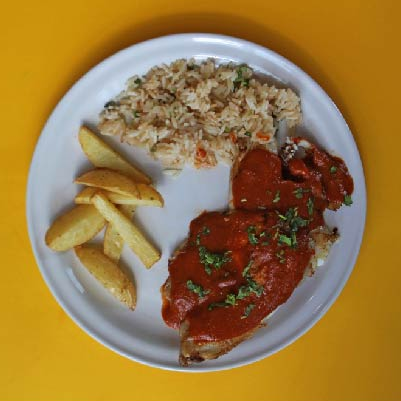 Filete de Pescado con Salsa Chipotle