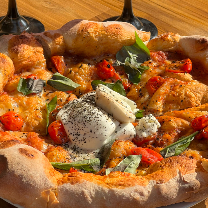 Pizza Burrata & Tomates Mediana 6 Porciones