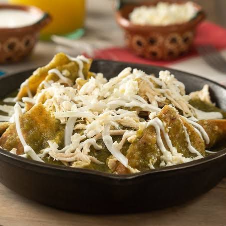 🐥 CHILAQUILES VERDES CON POLLO