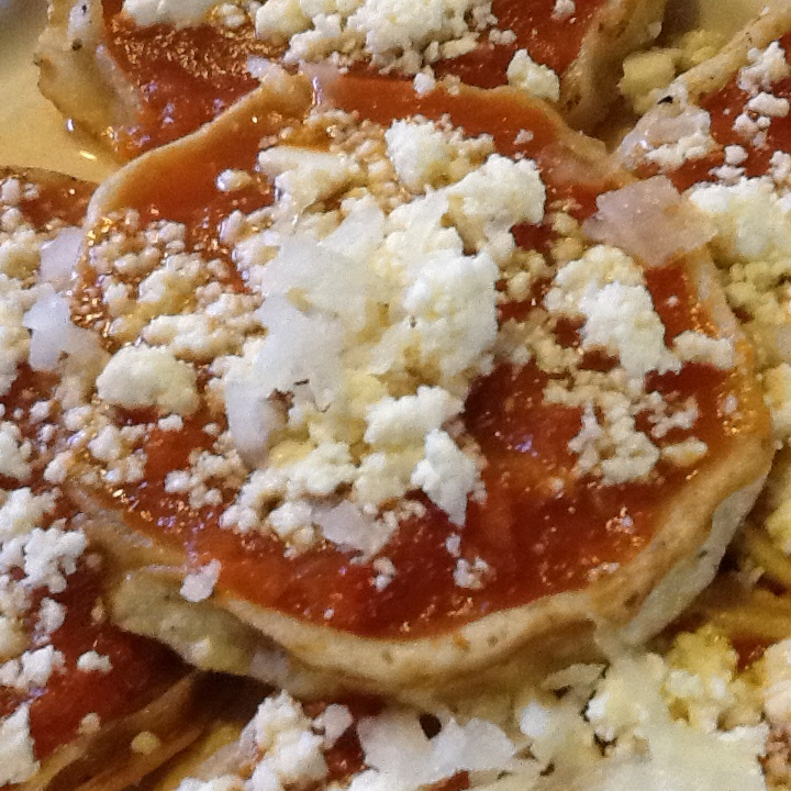 Picadita con Salsa de Chile Seco